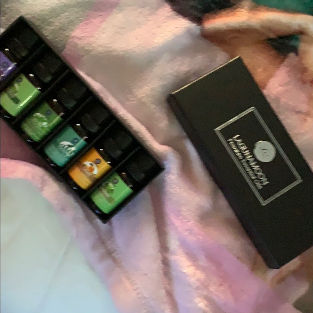 Essential oil diffuser - Picture 2 of 2